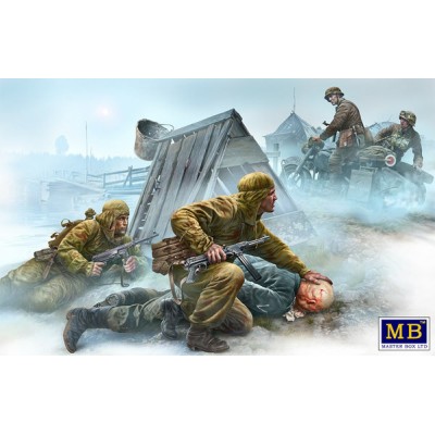 CROSSROAD EASTERN FRONT WWII ERA ( 5 FIGURES ) - 1/35 SCALE - MASTER BOX